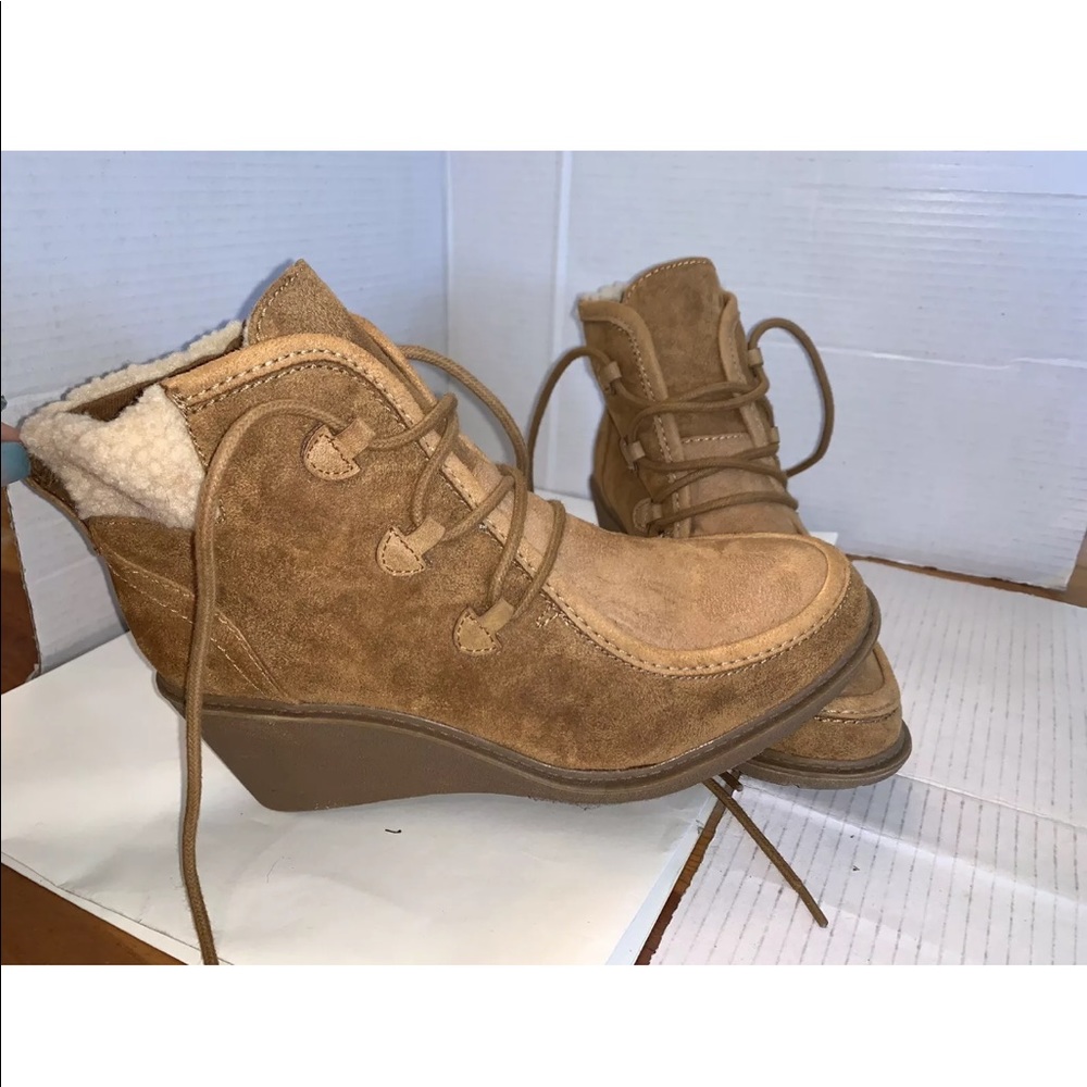 MadPole Faux Fur Wedge HEEL Booties Womens size 8